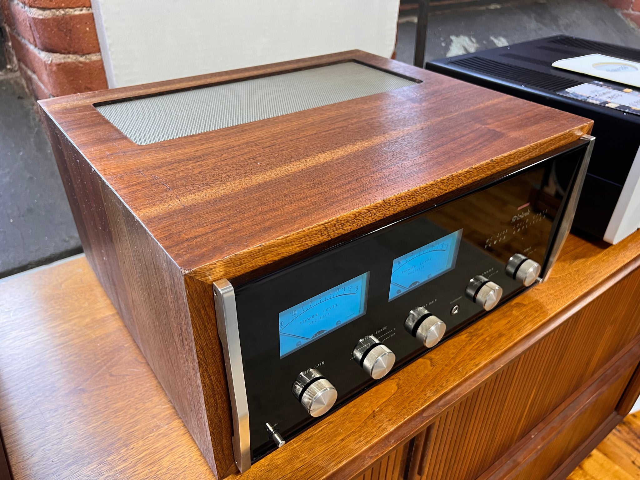 McIntosh MC2105 - Vintage Solid State Superiority – Holt Hill Audio