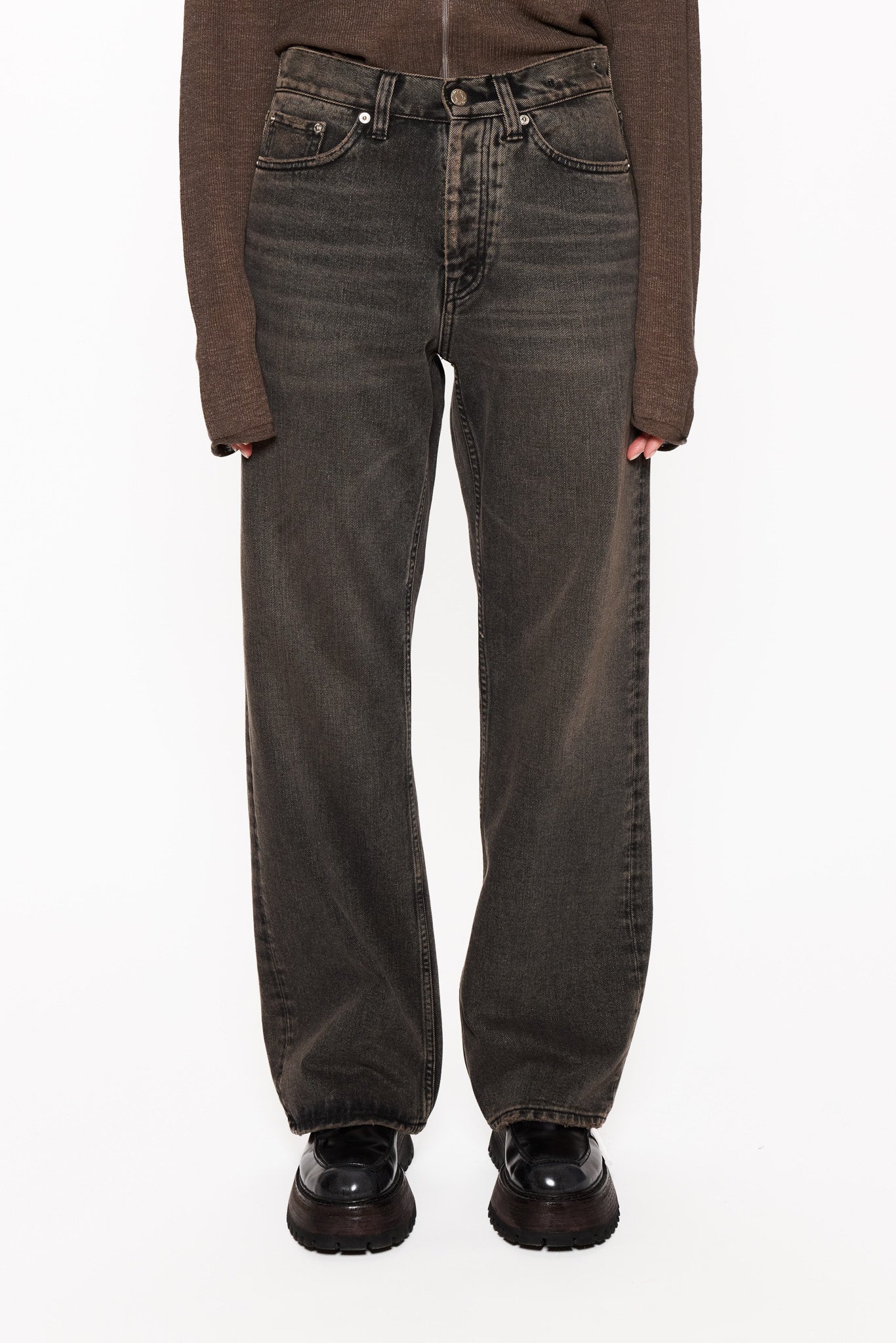 Loose-Fit Jeans in Dirty Black Vintage – HOPE STHLM