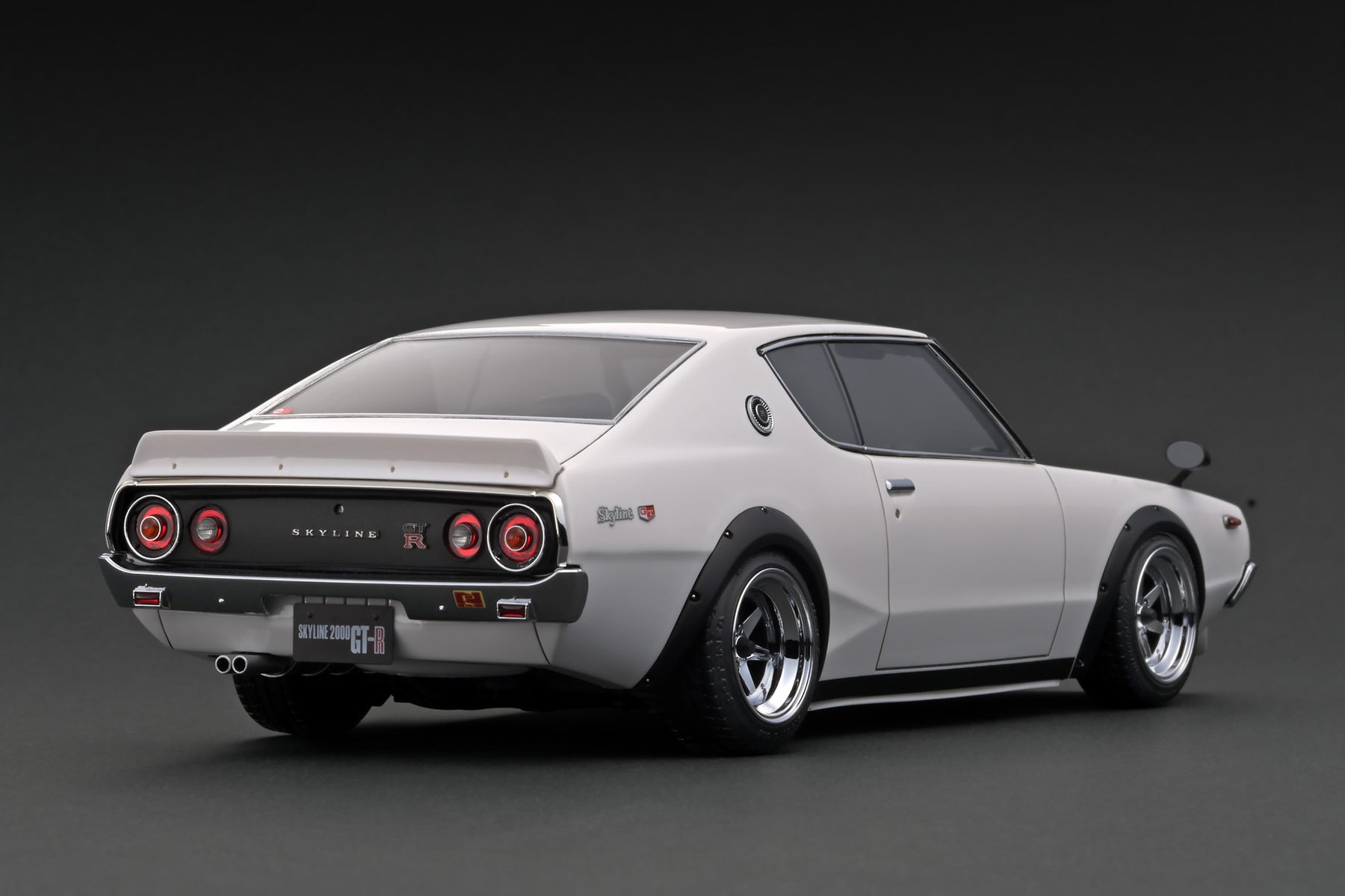 Ignition Model 1:18 NISSAN Skyline 2000 GT-R (KPGC110) White