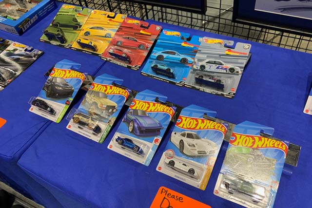 ホットウィール ジャパンコンベンションカー2025左向き 右向き2台