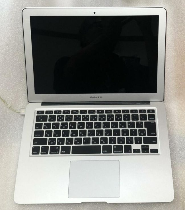 電源の入らない故障MacbookAir2015の分解SSD取外し・A1466 - パソコン