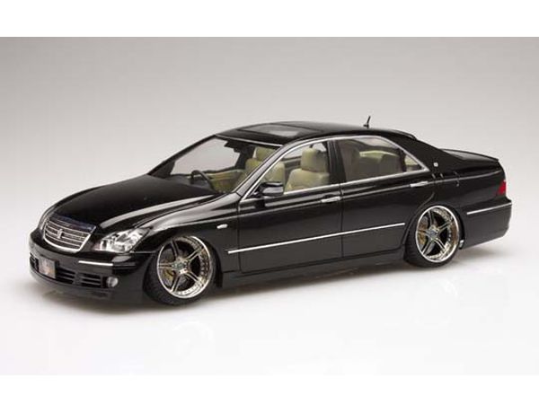 1/24 モードパルファム ファントム雅夢 18クラウン ロイヤルサルーン