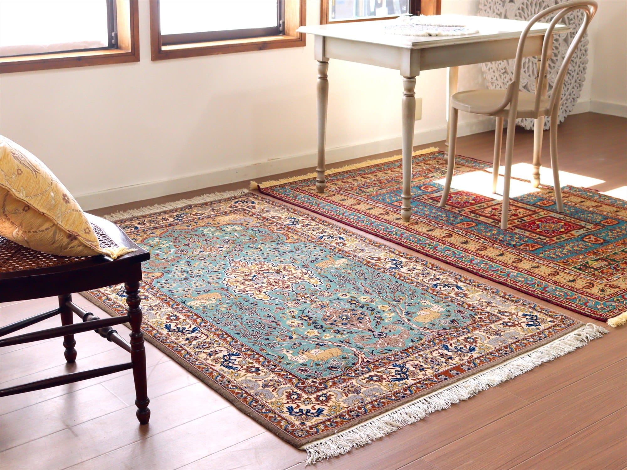 ペルシャ絨毯 イスファハーン175×110cm イランの手織りラグ 花と動物