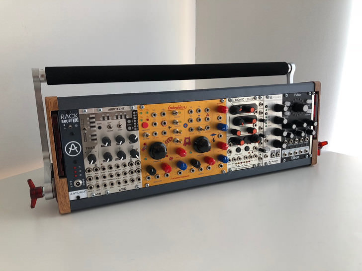 Product Review #3：Arturia RackBrute 〜 これからモジュラーを始める