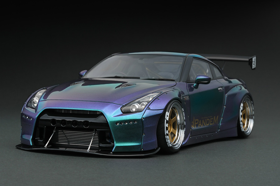 IG1298 1/18 PANDEM R35 GT-R Metallic Purple / Green | LINE UP