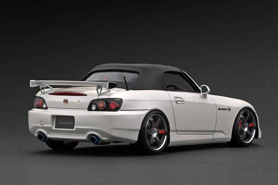 IG2588 1/18 Honda S2000 (AP2) Pearl White With Engine | LINE UP