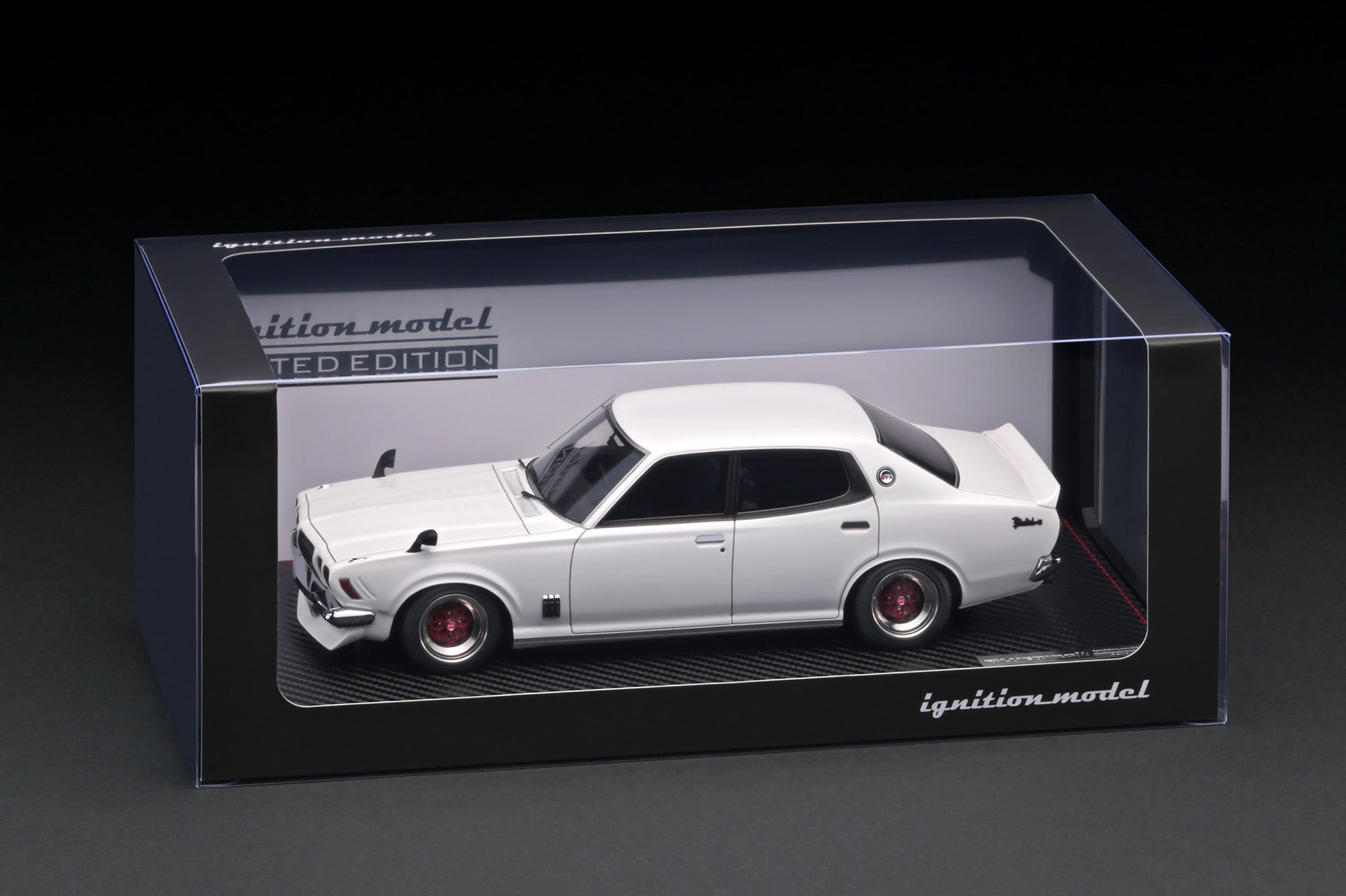 IG3167 Nissan Bluebird U 2000GTX (G610) White With L20 Engine
