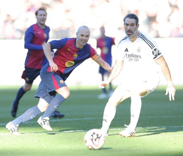 イニエスタ引退試合はバルセロナが勝利 リバウド、サビオラ、シャビ