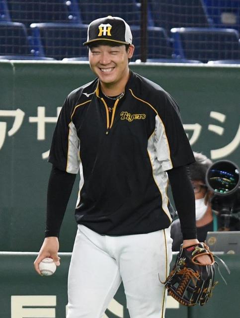 阪神・大山 試合前練習を別メニューで調整 背中の張りで前日の試合を