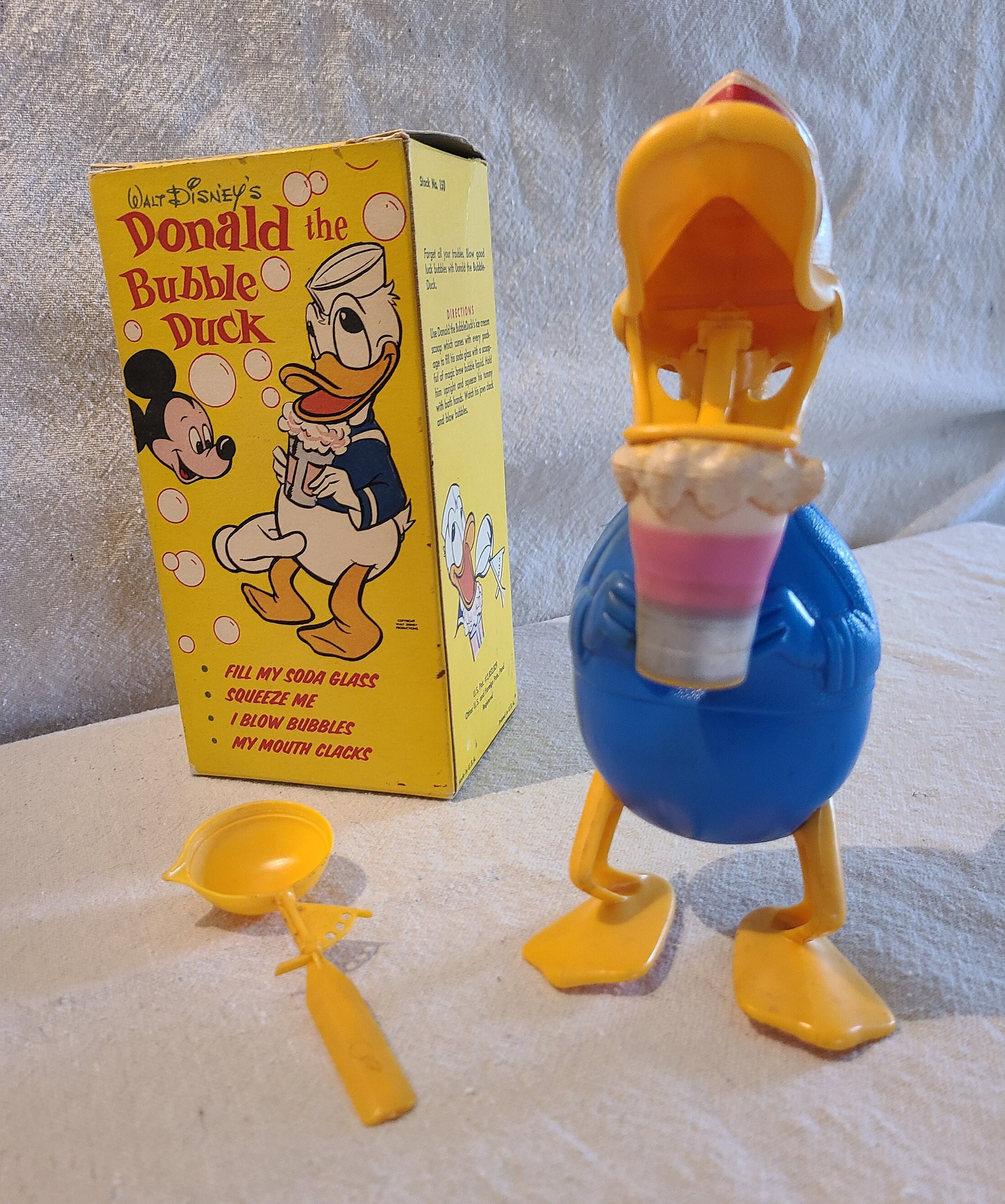 1950 年代のドナルドダックのおもちゃ（箱入り）「ウォルト ディズニー