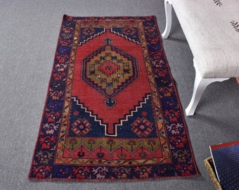 トルコ絨毯、幾何学模様のヴィンテージ絨毯、102 x 165 cmの