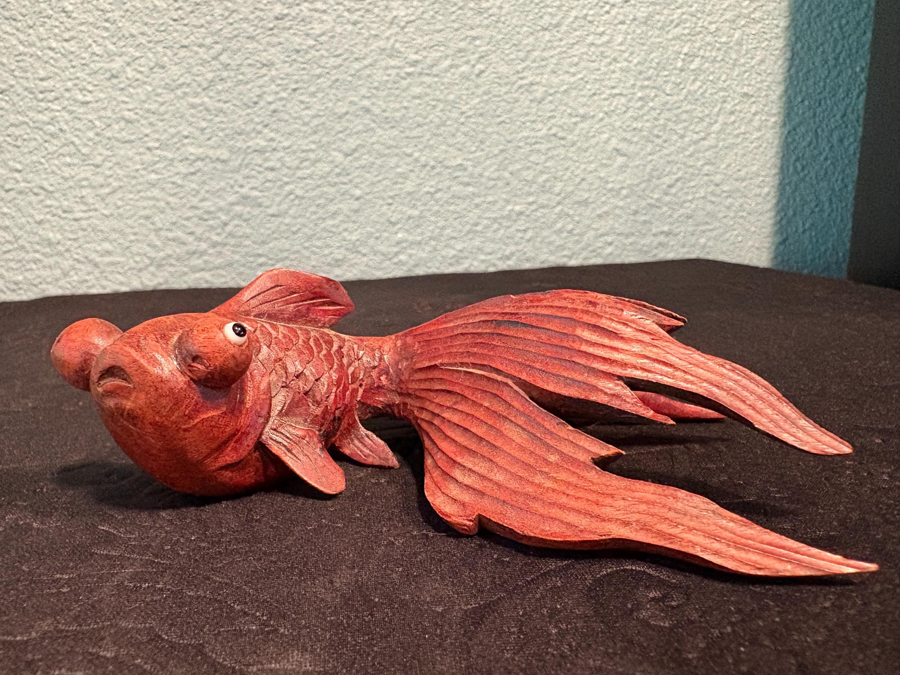 ヴィンテージ木彫り金魚像：中国の民芸彫刻（長さ5インチ） - Etsy 日本