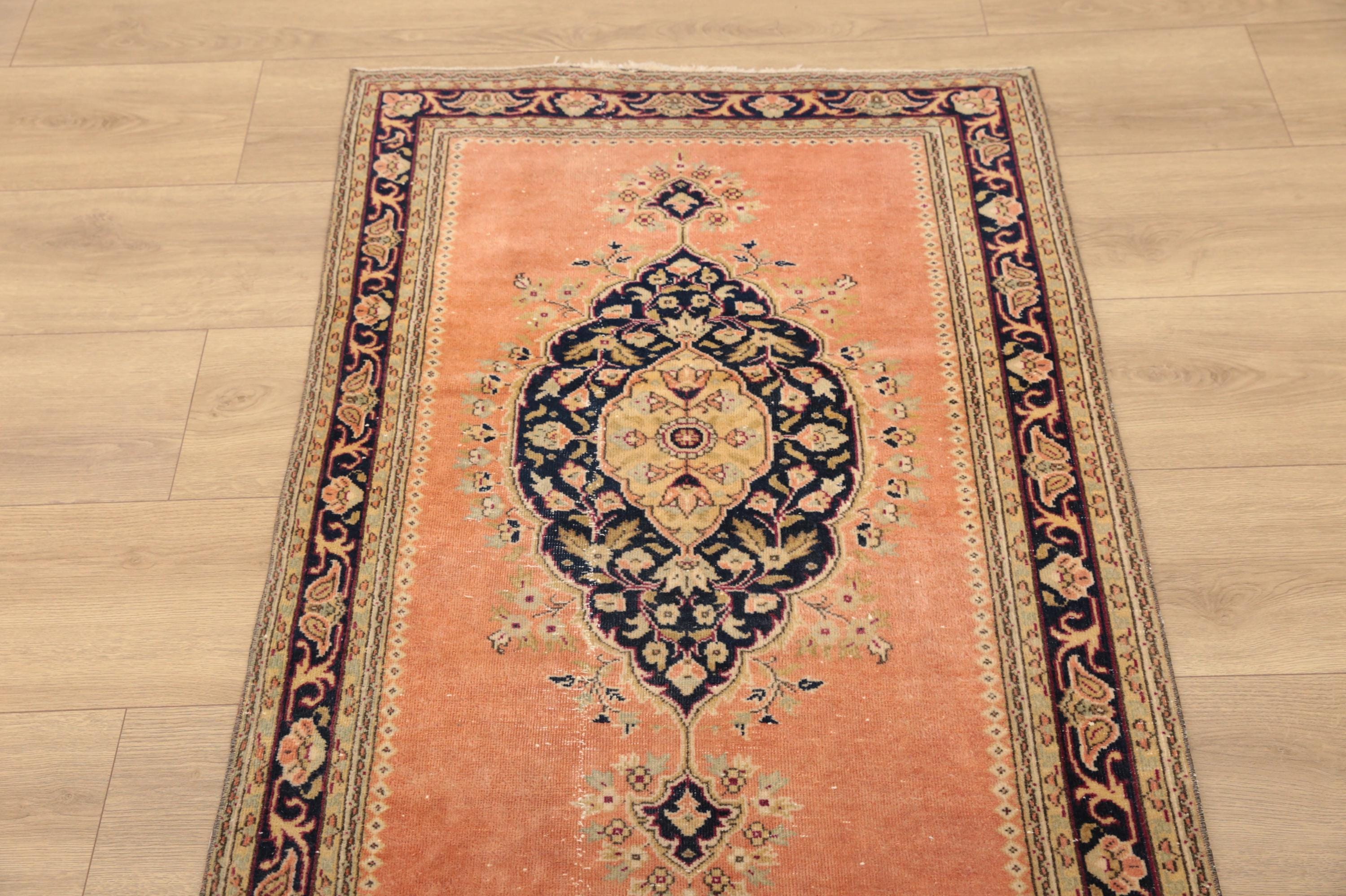 アンティーク ウシャク ラグ、オレンジ ランナー ラグ、ショート