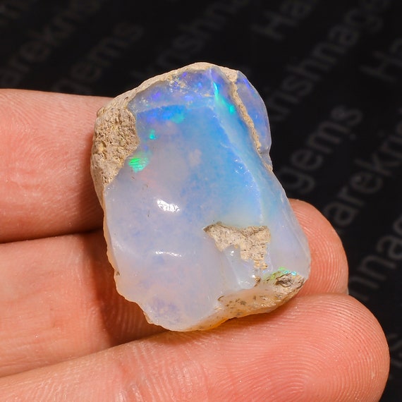 天然エチオピア産オパール原石：27カラットのブルーファイアクリスタル