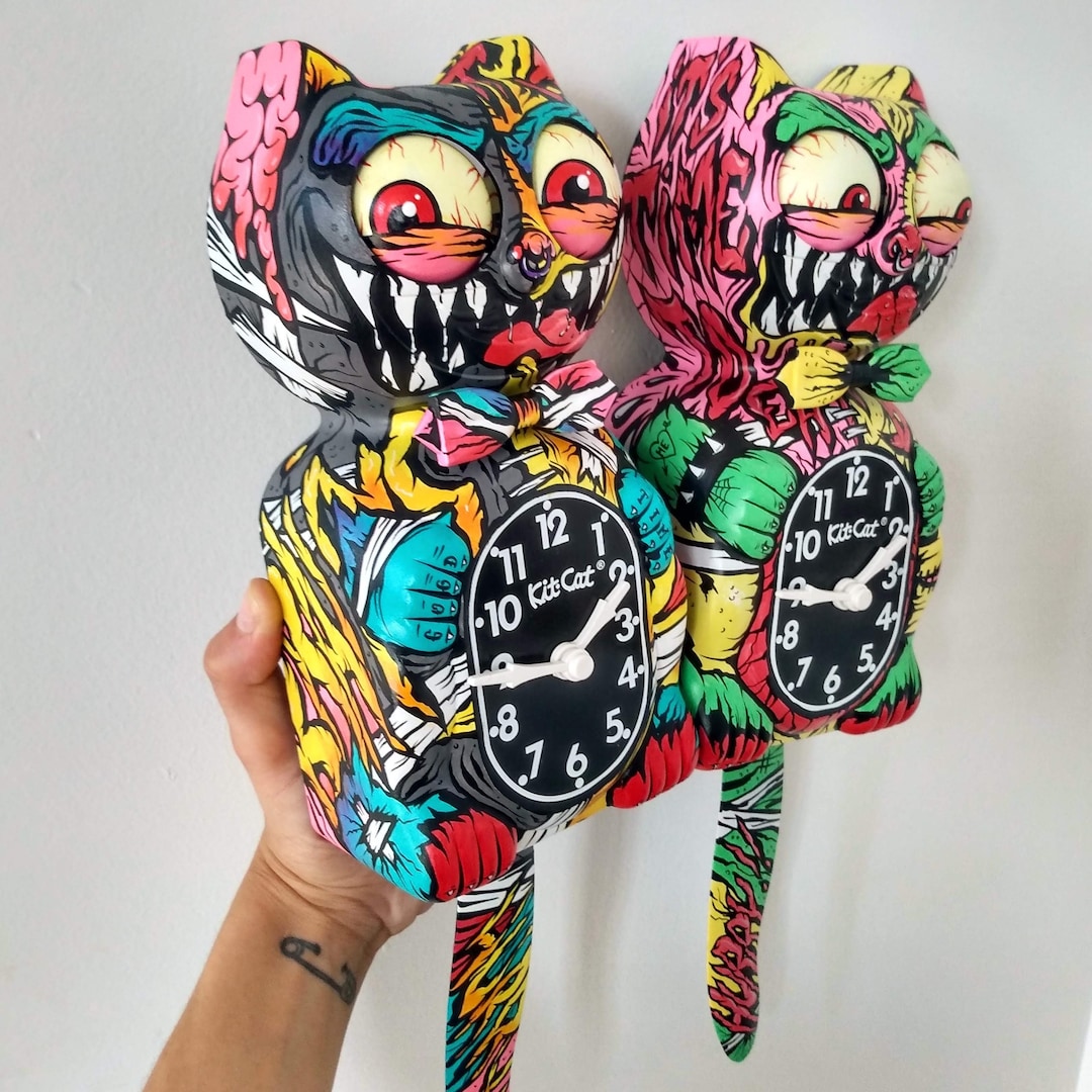 Kit-cat Klock© Custom Clock - Original Art Custom Painted Zombie