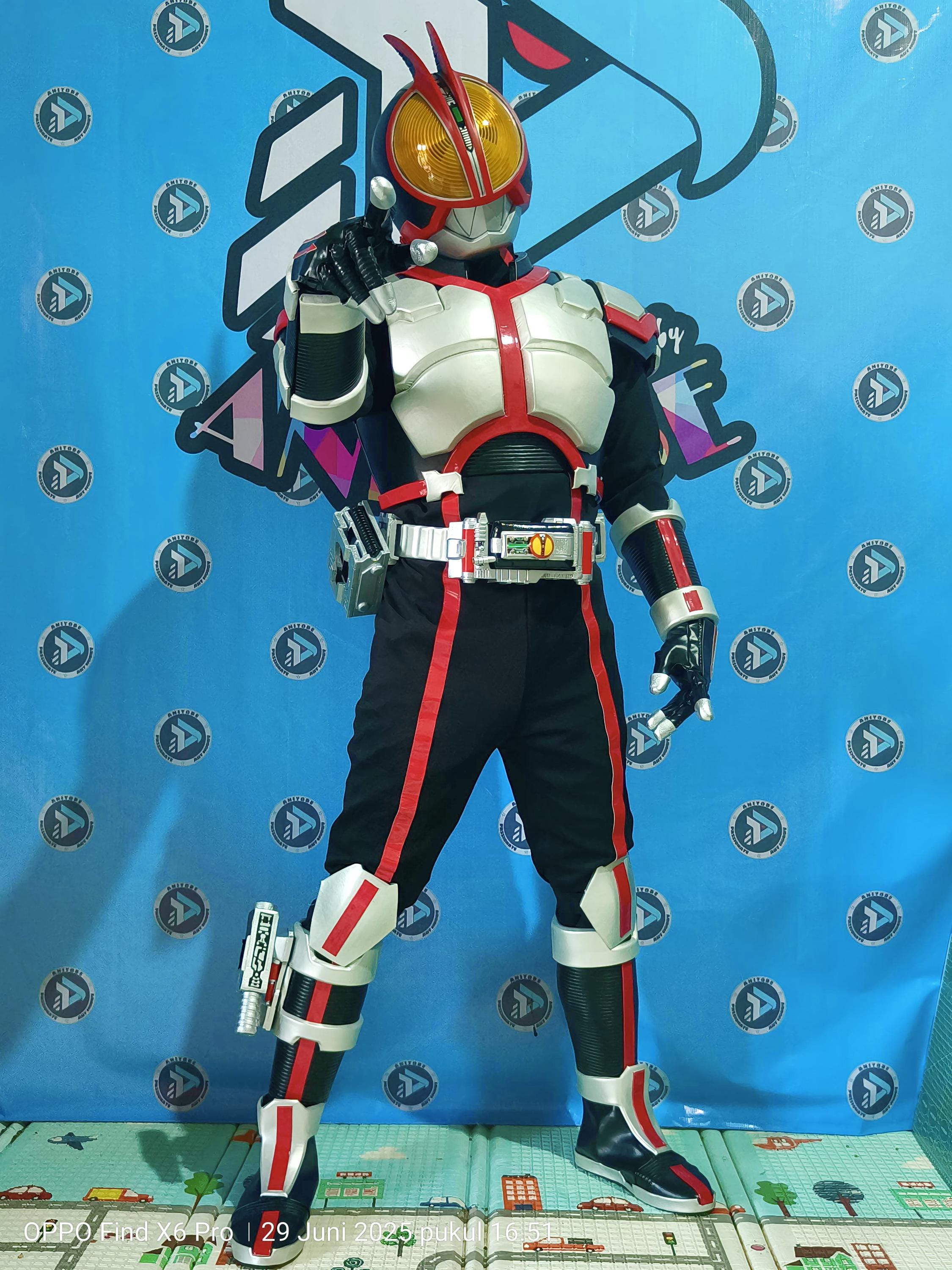 手作り仮面ライダーコスプレ衣装：ファイズ、カイザ、イクサ、デルタ