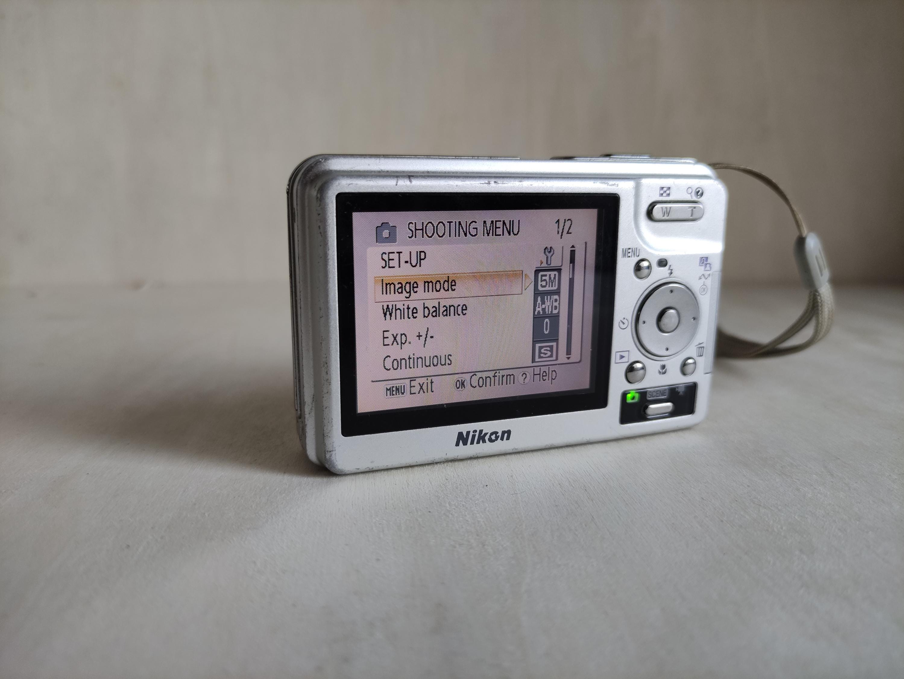 Rare Nikon Coolpix S2 -- 5.1MP -- Y2K Digicam Digital Retro CCD