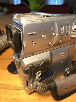 Sony Handycam DCR-PC9 NTSC MiniDV Camcorder Nightshot Working. No