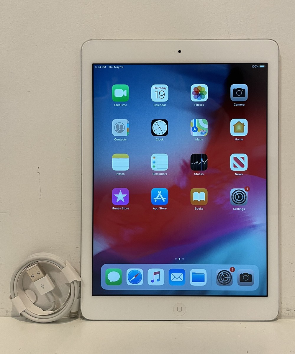 Apple iPad Air 1st Generation 16GB, Wi-Fi, 9.7in - Silver (MD788LL