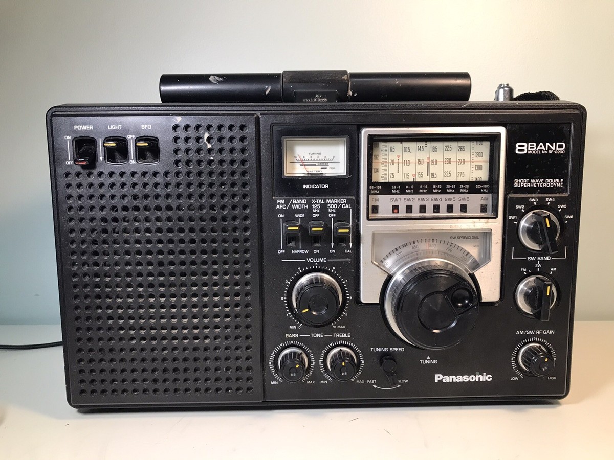 Vintage PANASONIC RF-2200 8 Band Short Wave Radio TESTED AM/FM SW