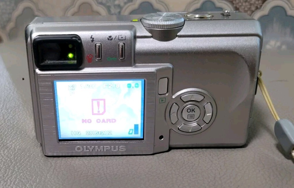 WORKING! Olympus Camedia Digital Camera C-60 Zoom 6.1MP w Battery