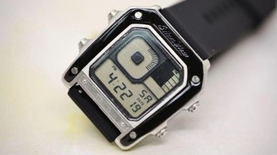 Seiko G757-5000 James Bond Octopussy Chrono Alarm Quartz LCD Watch