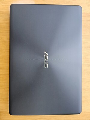 Asus VivoBook 15 X542UF-DM321T, intel i5-8250U, 8GB, 1TB, Windows