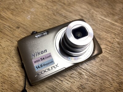 Nikon COOLPIX S3100 Compact Digital Camera 14.0Mp 5x Zoom Silver