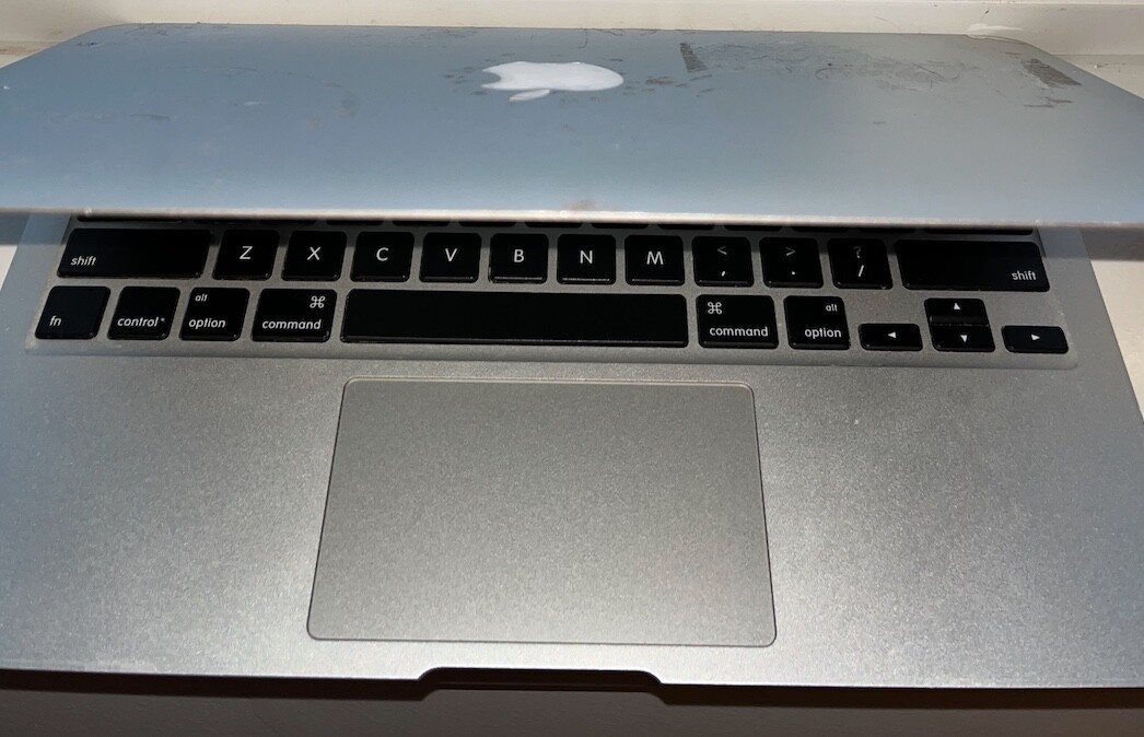 Apple MacBook Air MD711LL/A 11.6