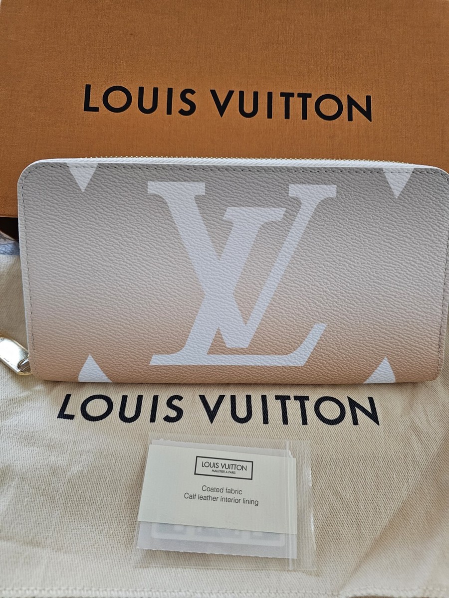 LOUIS VUITTON BY THE POOL LARGE ZIPPY WALLET MIST BRUME Giant