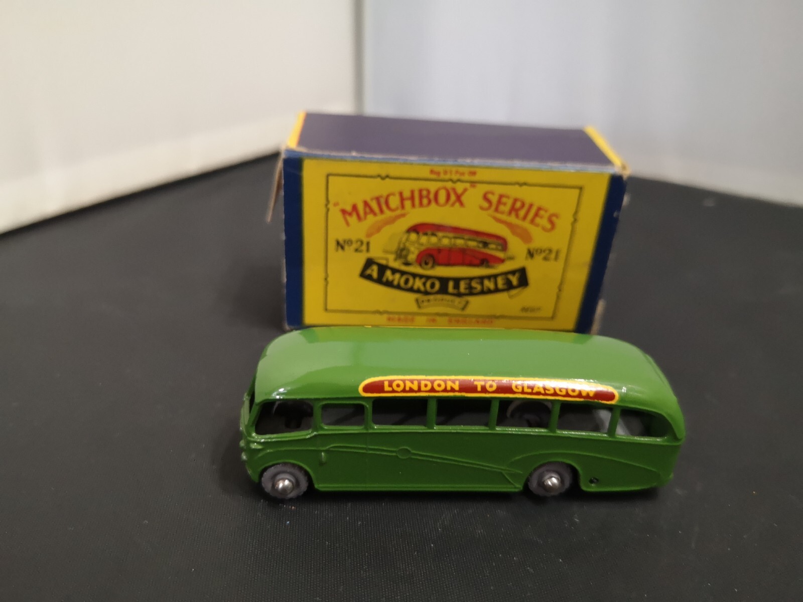 Matchbox 21b, Bedford Coach - Free Price Guide & Review