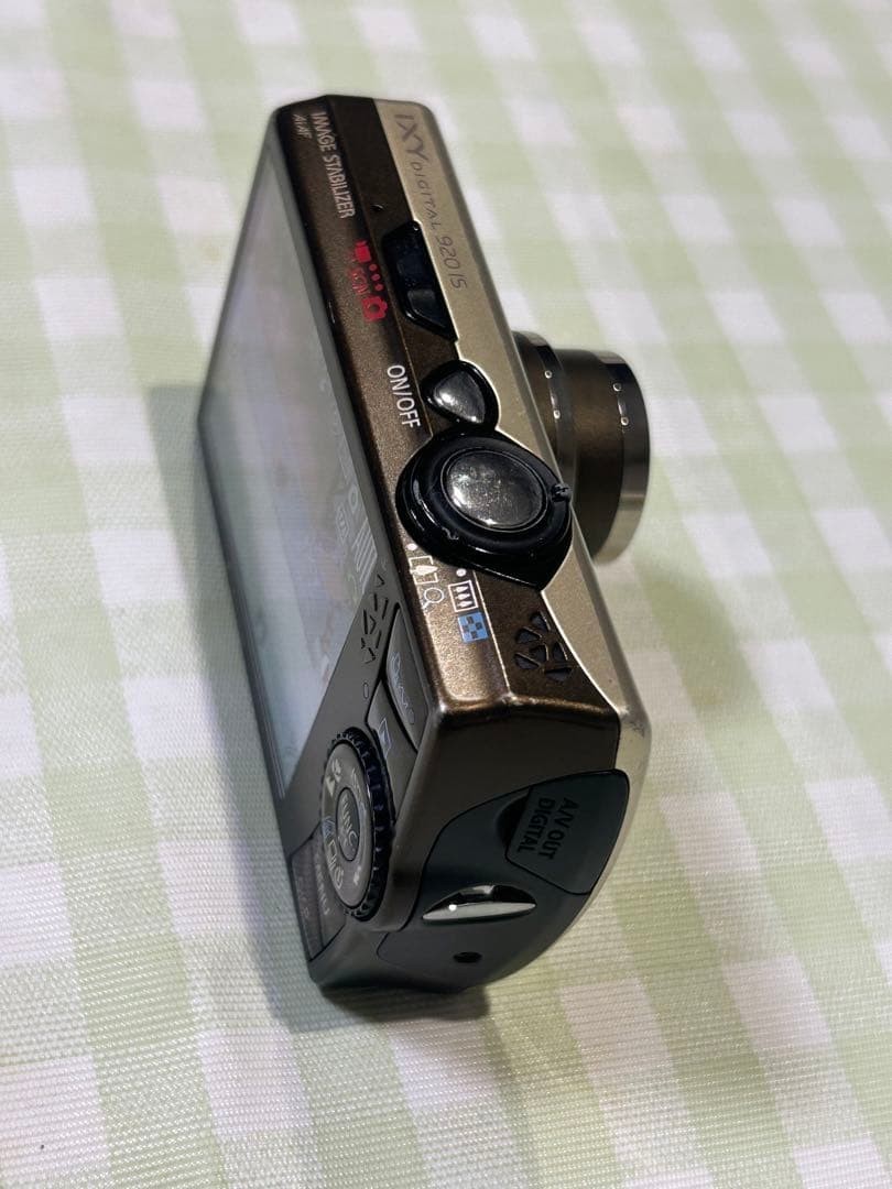 Canon IXY DIGITAL 920 IS 10.0MP Compact Digital Camera Gold