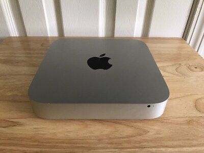 Apple Mac Mini 2014 (i5 1.4GHz, 4GB, 240GB SSD) Magic Keyboard