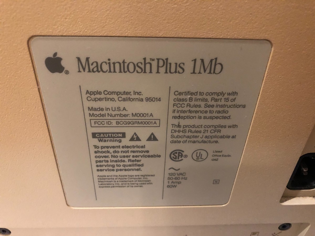Vintage Apple Macintosh Plus 1Mb M0001A w./ Keyboard UNTESTED