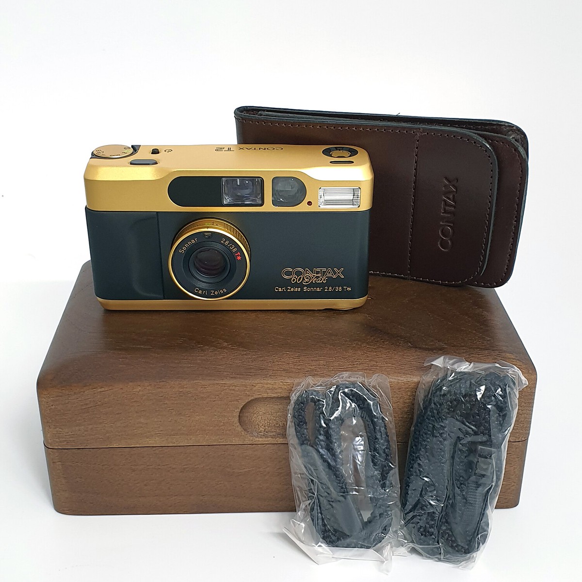 Contax T2 Gold – 60 Years Limited Edition (Brand New, Serial