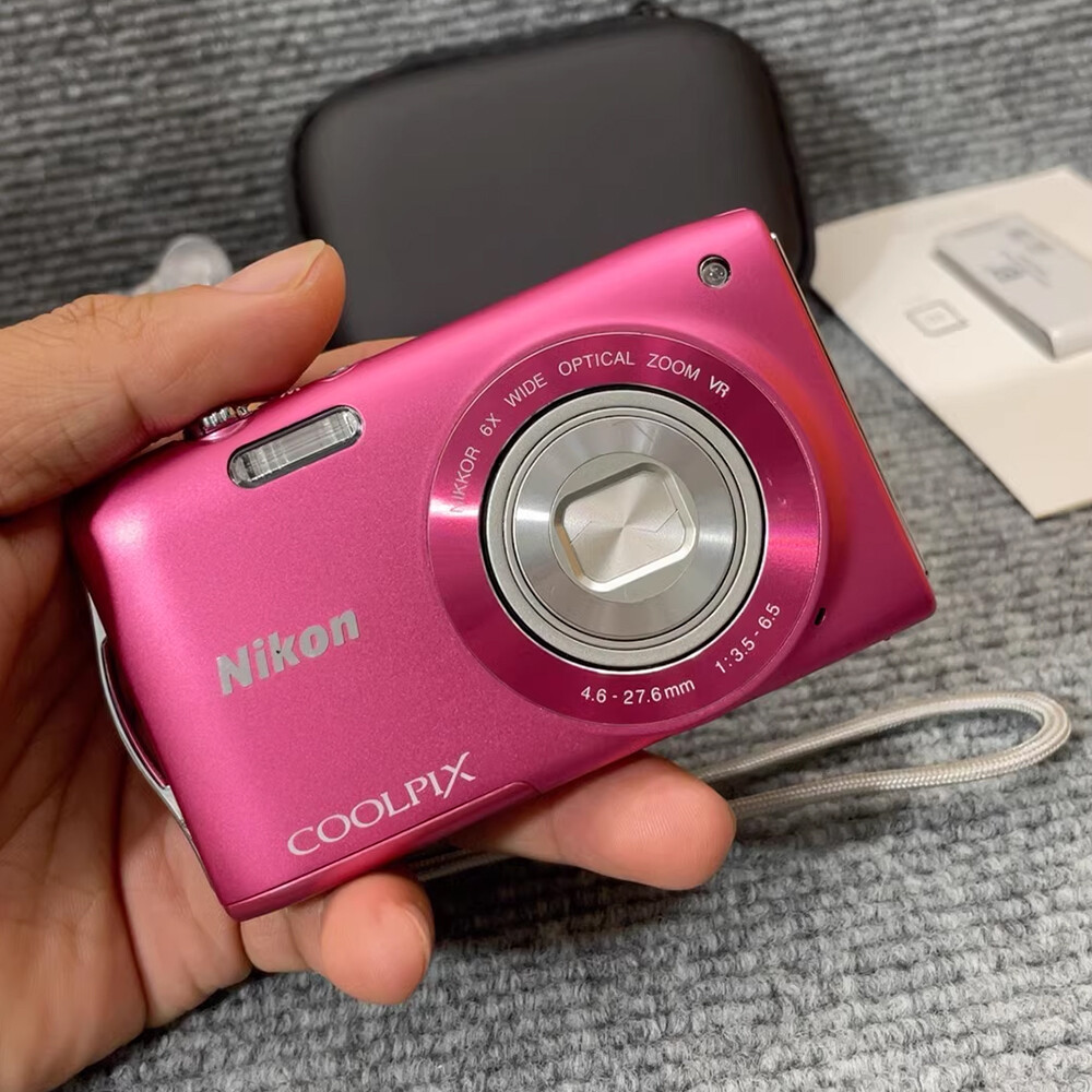 Nikon COOLPIX S3300 Strawberry Pink 6x Zoom 16.0MP Digital Camera
