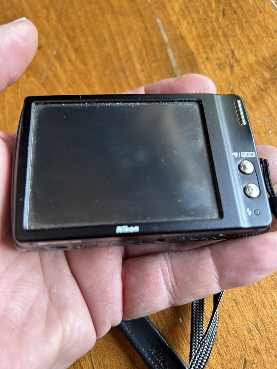 Nikon Coolpix S230 10 Megapixel 3 inch LCD Touch Screen, Black