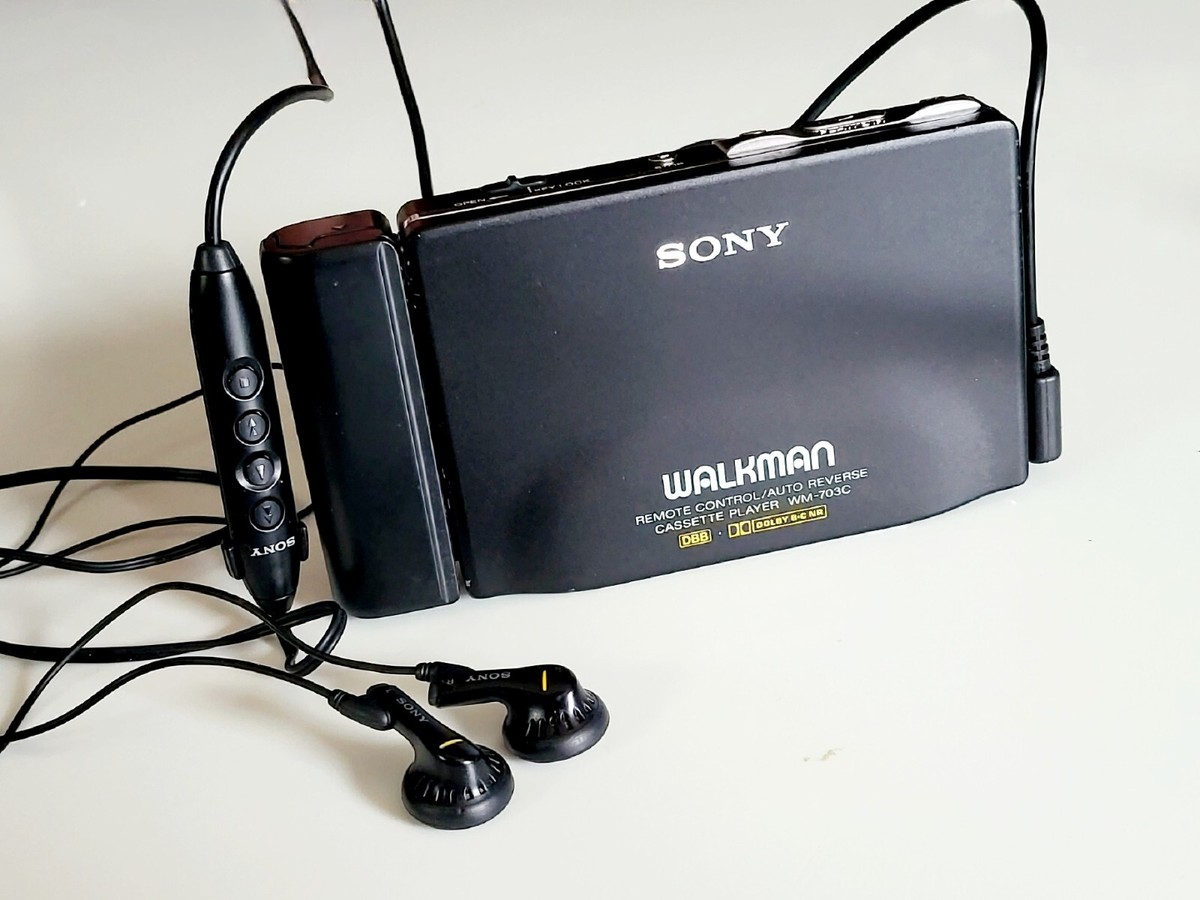 Super rare Slim Sony Walkman wm-703C Dolby B+C Remote Control Set
