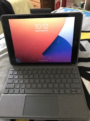 iPad 8th generation 128gb wifi cellular. Comes with Case And