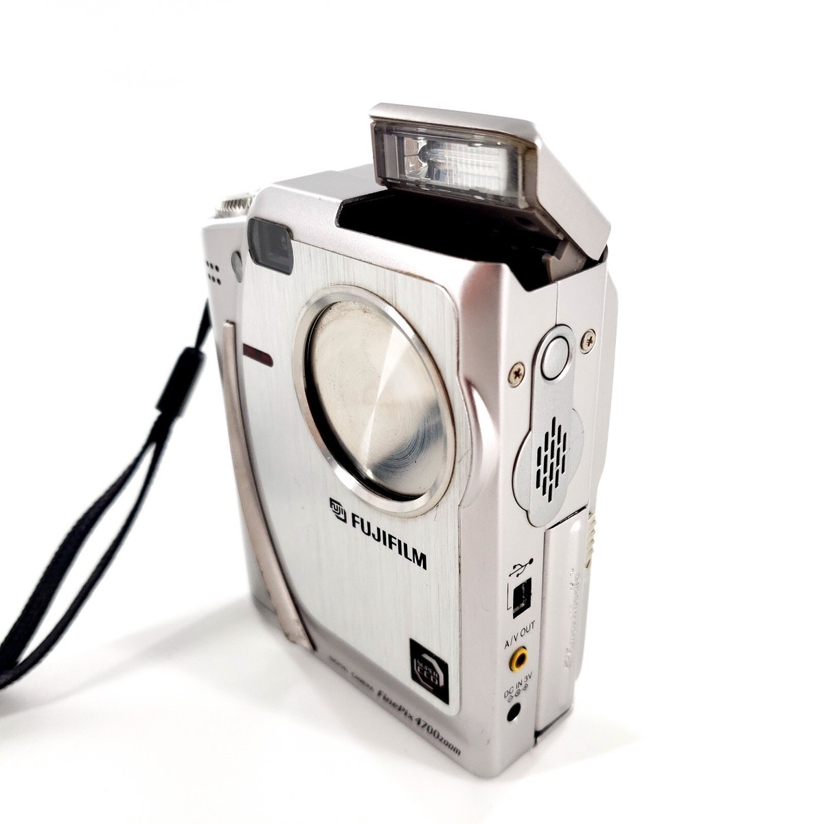 Fujifilm FinePix 4700 Zoom Digital Point & Shoot Camera Powers On