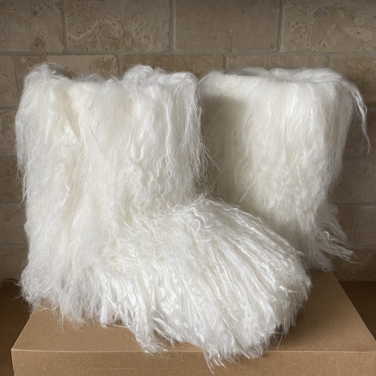 UGG CLASSIC FLUFF MOMMA MONGOLIAN WHITE SHEEPSKIN CUFF BOOTS SIZE