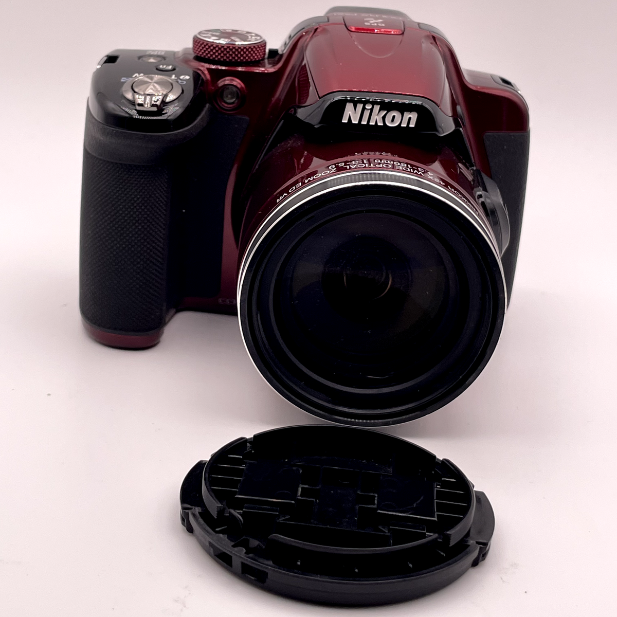 Nikon Coolpix P520 18.1MP Digital Camera – Red – Does Not Turn On