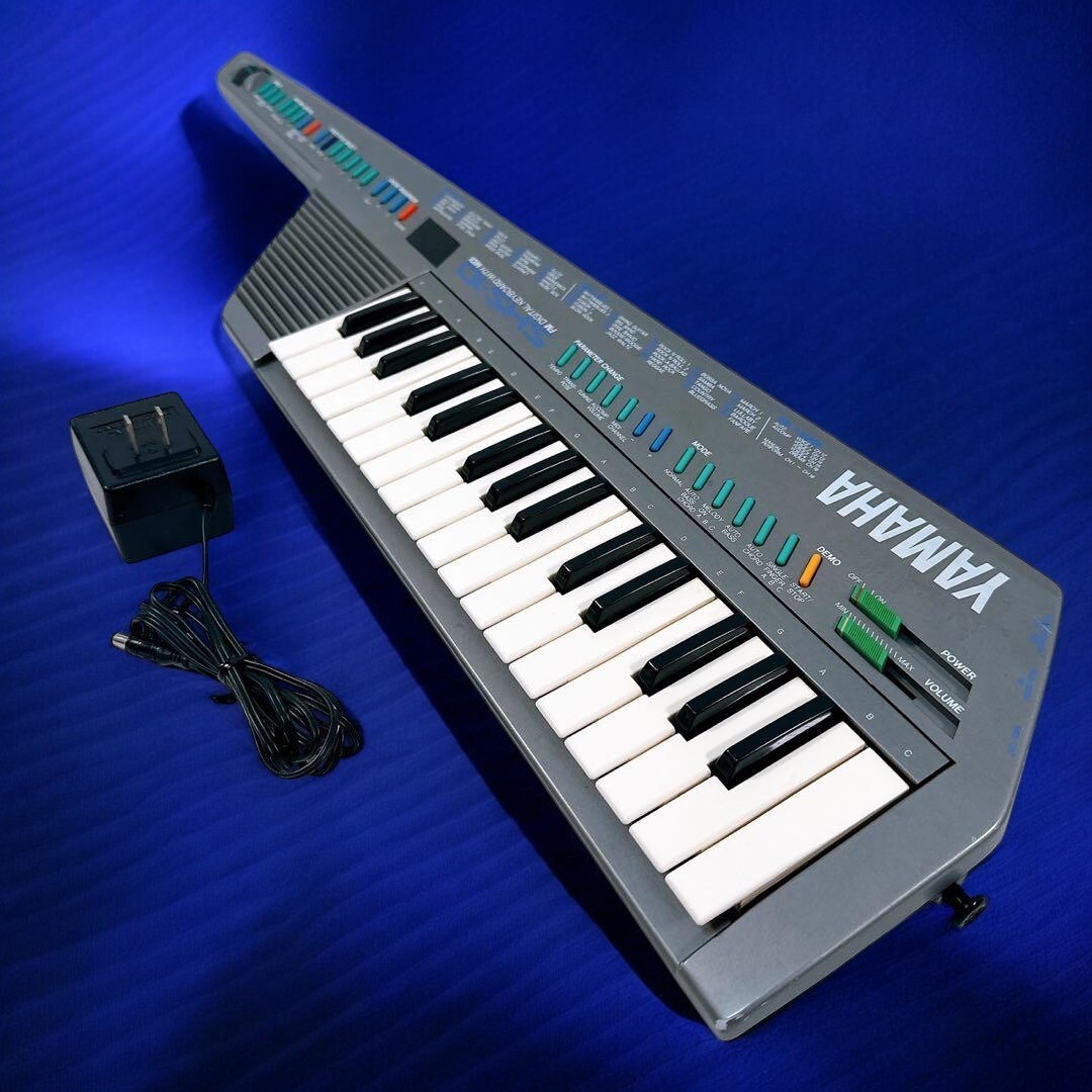 Yamaha SHS-10 Digital Shoulder Key MIDI Synthesizer Keytar