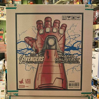 Hot Toys - Avengers Endgame Iron Man Nano Gauntlet Life-Size