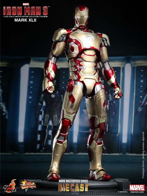 HOT TOYS MMS197 D02 IRON MAN 3 IRON MAN MARK 42 1/6 SCALE FIGURE
