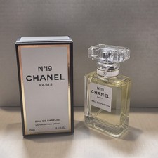 Chanel No 19 Eau de Parfum Chanel parfum - un parfum de dama