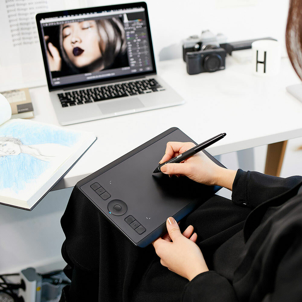 Wacom Intuos Pro Small Digital Graphic Drawing Tablet, SHPTH460K0A