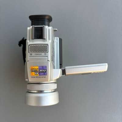 Sony Handycam DCR-PC110 Mini DV Hybrid Camcorder Nightshot 2.5 inc