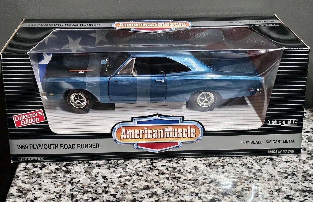 ERTL American Muscle Die Cast Metal 1969 Plymouth Roadrunner 1:18