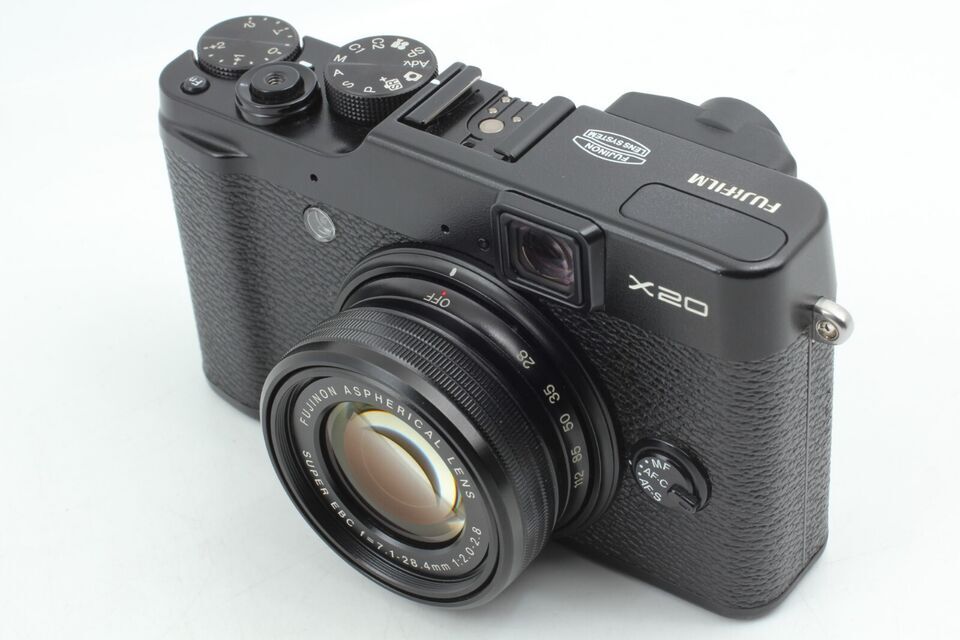 Fujifilm X20 X Series 12.0MP Digital Camera Come with Accessories